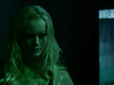 那个白人女孩屁股深处的球！视频 (Maddy O'reilly)