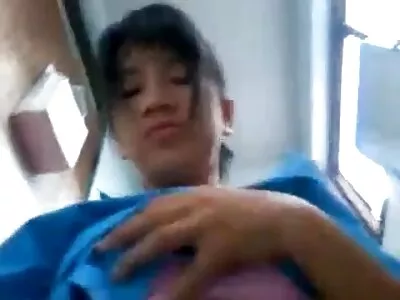 寻欢洞女孩吮吸三个鸡巴视频（詹妮弗·达克、詹妮弗·麦克斯、莫妮卡甜心）